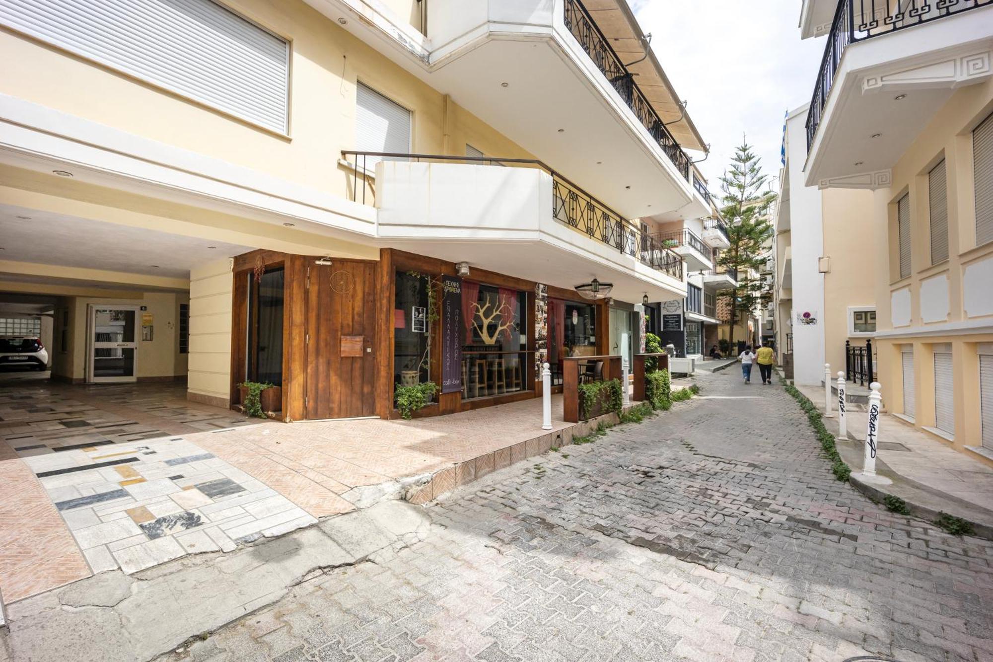 Fabulous Central Apartment Close To The Sea! Chalkís Exterior foto